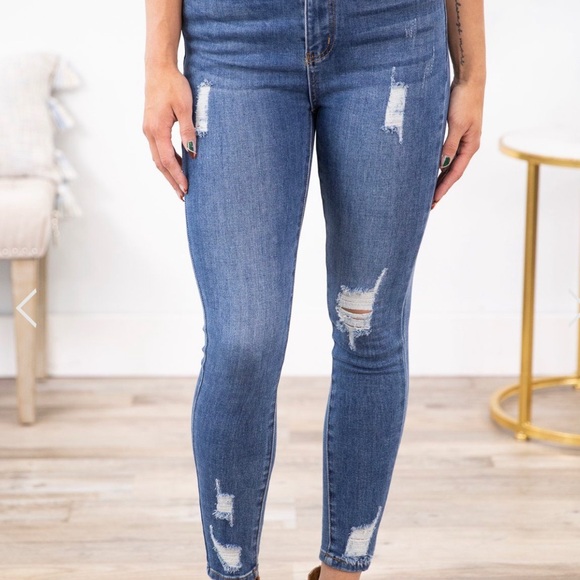 white birch Denim - NWOT White Birch Distressed Jeans